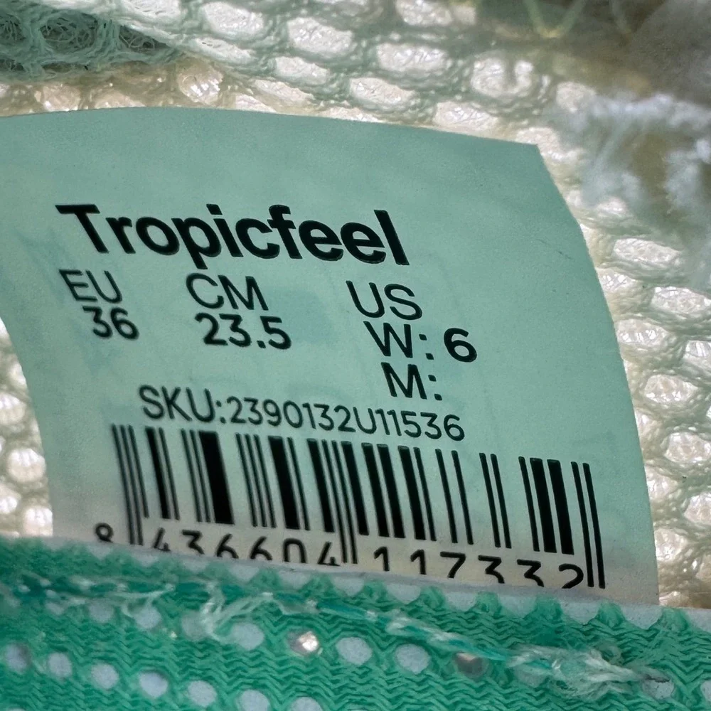 Tropicfeel Jungle Travel Sneakers Womens Size 6 Silver White Burgundy Water Shoe